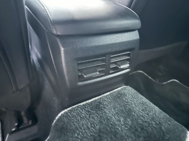 LEXUS凌志 IS 300H  第20張相片