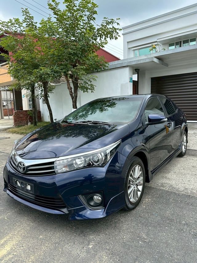 TOYOTA豐田 ALTIS  第2張相片