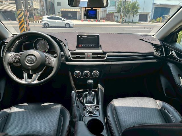 MAZDA馬自達 MAZDA 3  第7張相片