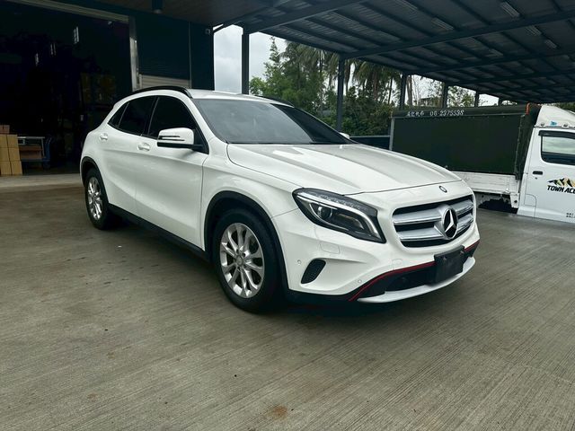 M-BENZ賓士 GLA180  第1張相片