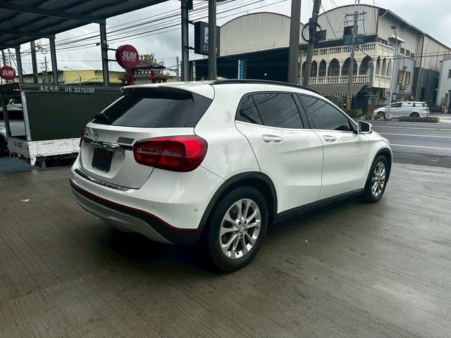 M-BENZ賓士 GLA180  第5張相片
