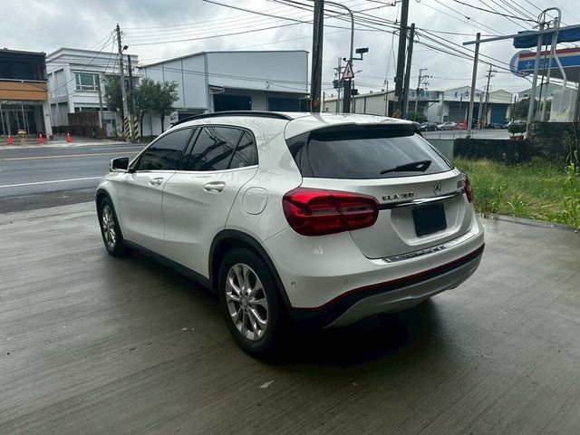M-BENZ賓士 GLA180  第6張相片
