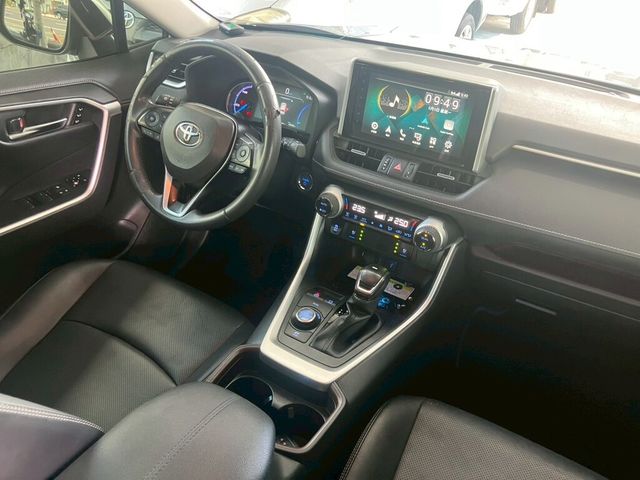 TOYOTA豐田 RAV4  第17張相片