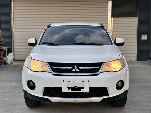 MITSUBISHI三菱 OUTLANDER  第2張相片