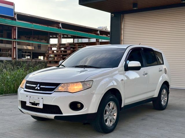 MITSUBISHI三菱 OUTLANDER  第3張相片