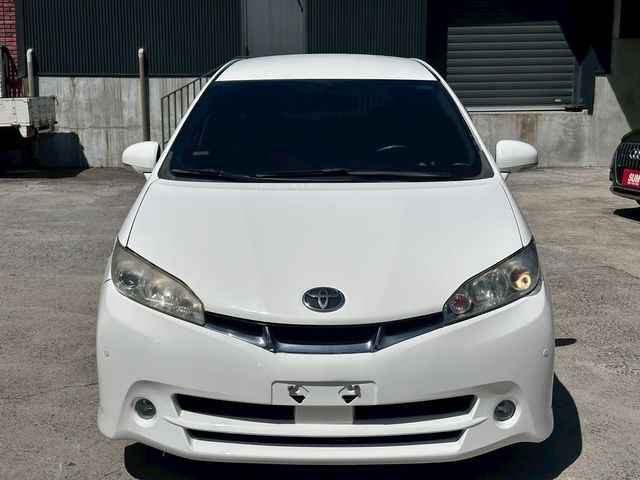 TOYOTA豐田 WISH  第3張相片