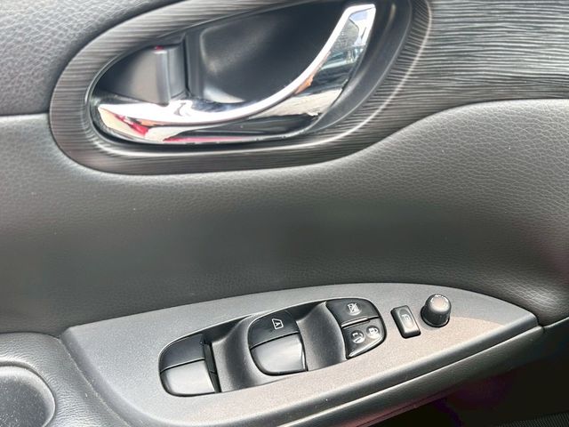 NISSAN日產 TIIDA  第13張相片