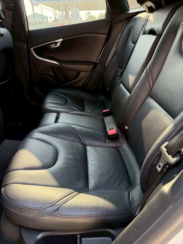 VOLVO富豪 V40  第8張相片