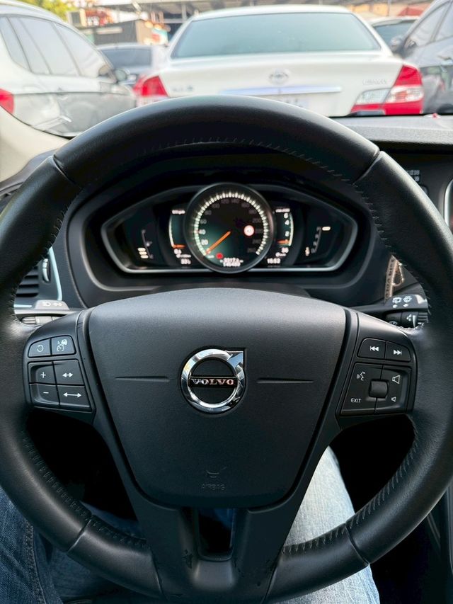 VOLVO富豪 V40  第9張相片