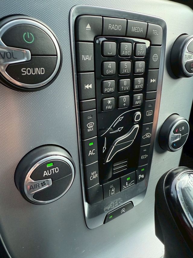 VOLVO富豪 V40  第10張相片