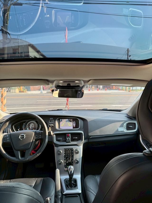 VOLVO富豪 V40  第11張相片