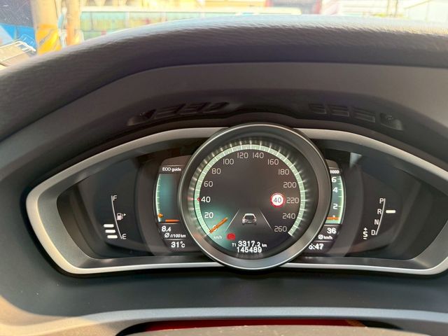 VOLVO富豪 V40  第13張相片