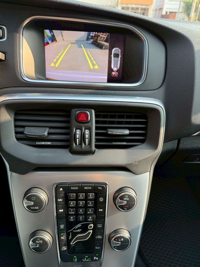 VOLVO富豪 V40  第14張相片