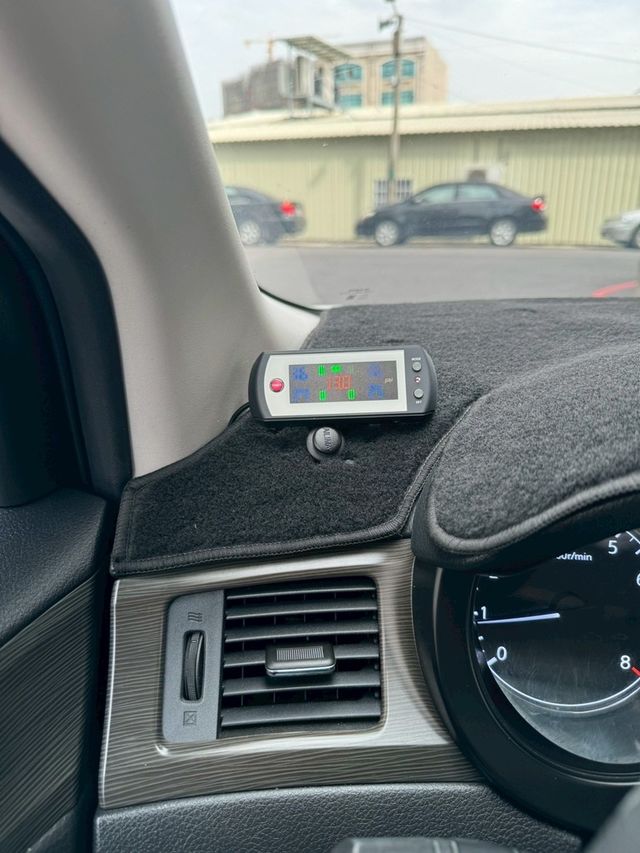 NISSAN日產 TIIDA  第9張相片