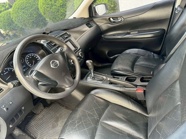 NISSAN日產 TIIDA  第12張相片