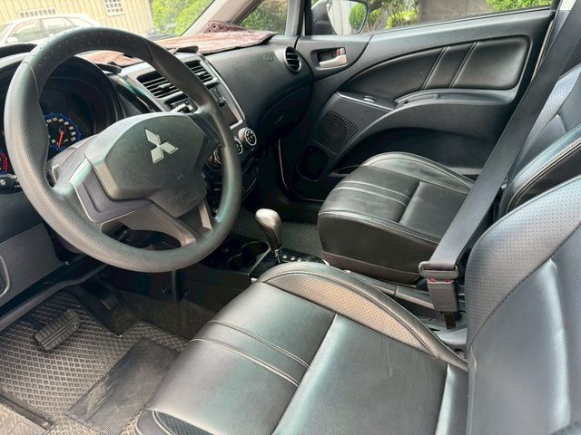 MITSUBISHI三菱 COLT PLUS  第5張相片