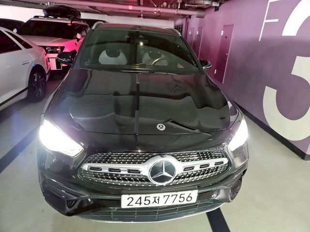 M-BENZ賓士 GLA250  第3張相片
