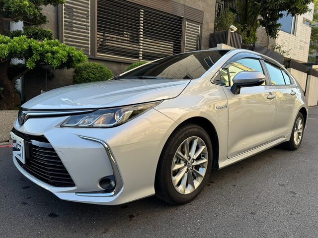 TOYOTA豐田 ALTIS  第2張相片