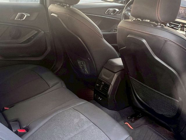 BMW寶馬 118I  第14張相片