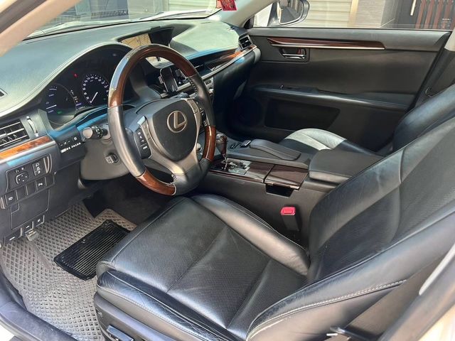 LEXUS凌志 ES300H  第5張相片