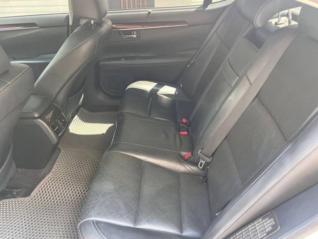 LEXUS凌志 ES300H  第6張相片