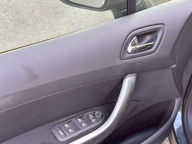 PEUGEOT寶獅 308 HDI  第13張相片