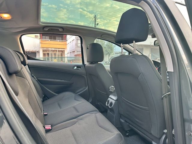 PEUGEOT寶獅 308 HDI  第15張相片
