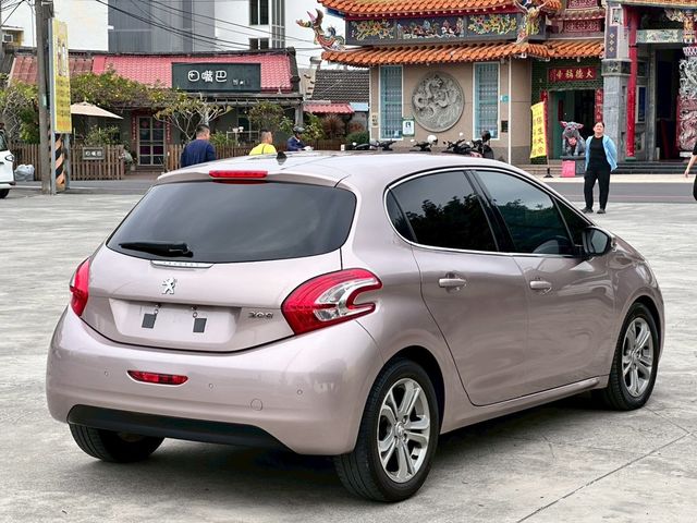 PEUGEOT寶獅 208  第4張相片