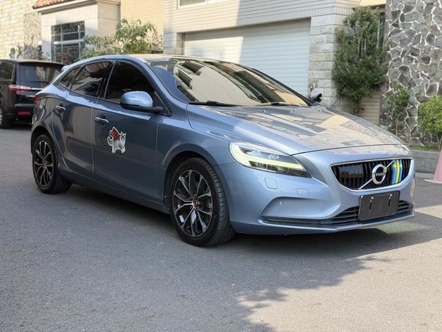 VOLVO富豪 V40  第1張相片