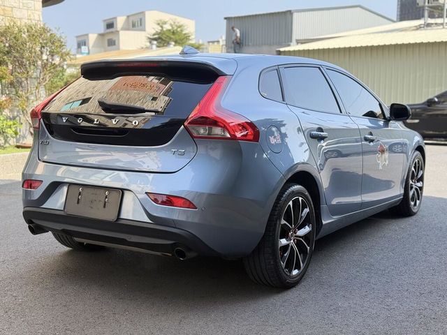 VOLVO富豪 V40  第6張相片