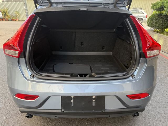 VOLVO富豪 V40  第9張相片