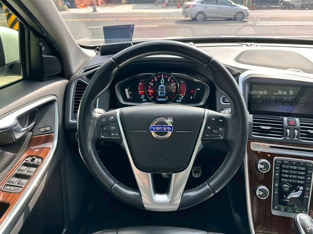 VOLVO富豪 XC60  第8張相片