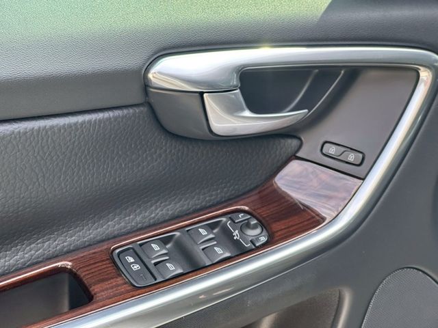 VOLVO富豪 XC60  第15張相片