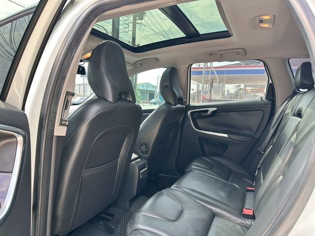 VOLVO富豪 XC60  第18張相片