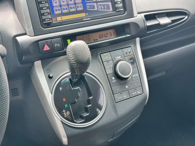 TOYOTA豐田 WISH  第11張相片