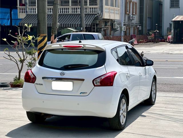 NISSAN日產 TIIDA  第4張相片