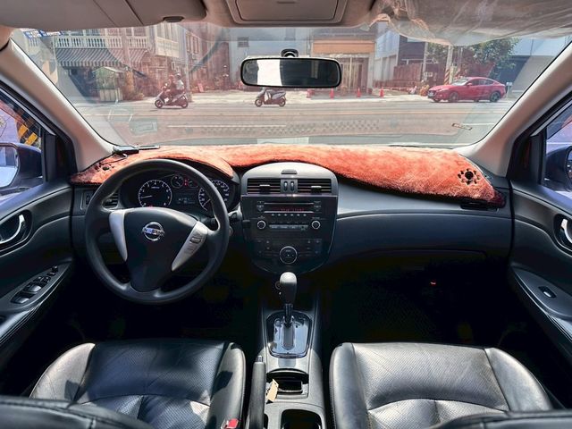 NISSAN日產 TIIDA  第7張相片