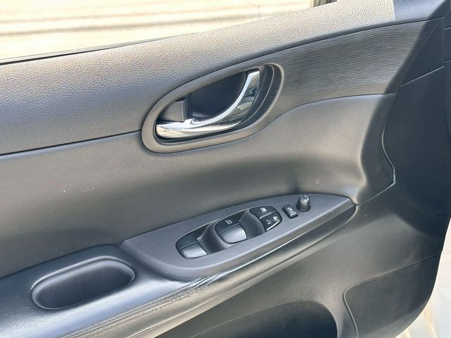 NISSAN日產 TIIDA  第13張相片