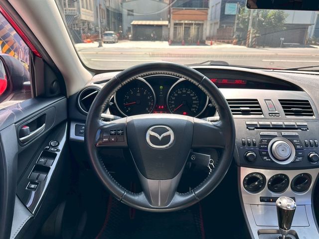 MAZDA馬自達 MAZDA 3  第8張相片