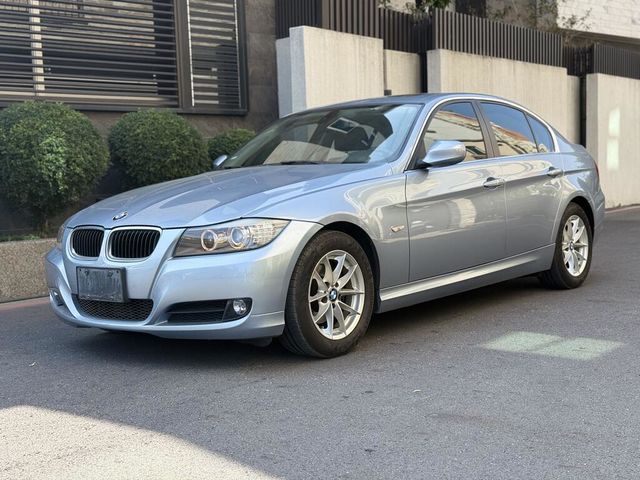 BMW寶馬 318D SEDAN  第3張相片