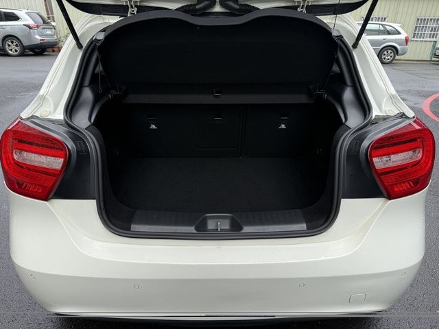 M-BENZ賓士 A180  第7張相片