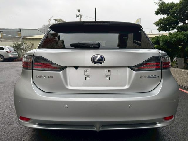LEXUS凌志 CT200H  第4張相片