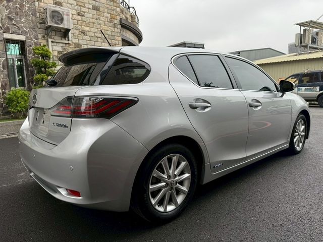 LEXUS凌志 CT200H  第6張相片