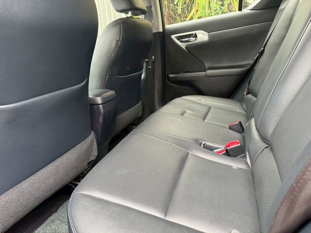 LEXUS凌志 CT200H  第17張相片