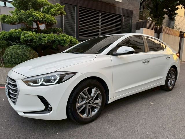 HYUNDAI現代 ELANTRA  第6張相片