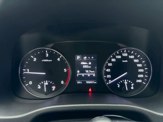 HYUNDAI現代 ELANTRA  第7張相片