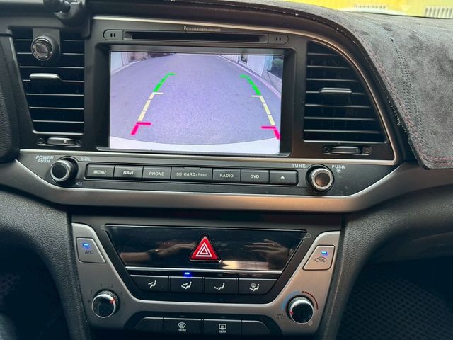 HYUNDAI現代 ELANTRA  第8張相片