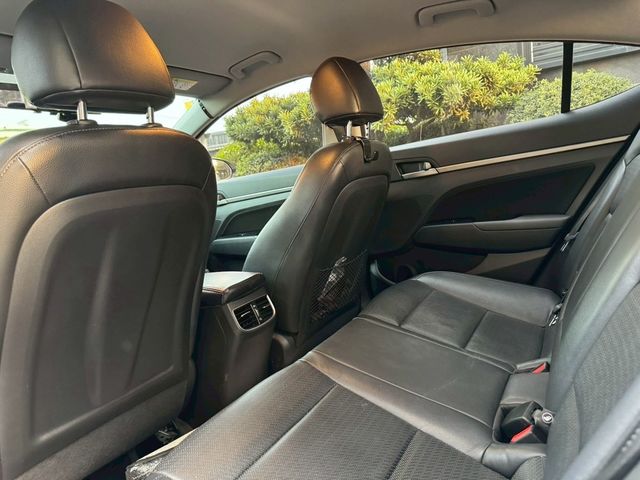 HYUNDAI現代 ELANTRA  第13張相片