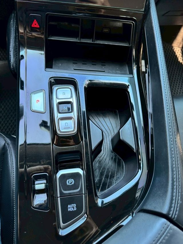 HYUNDAI現代 CUSTIN  第14張相片