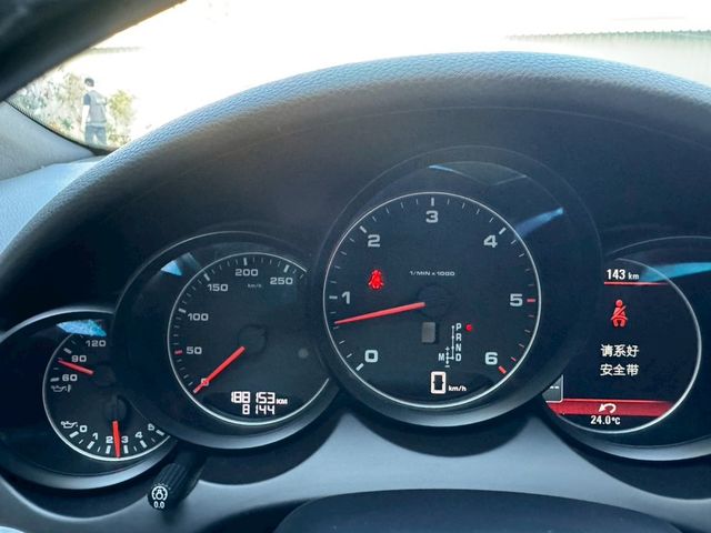 PORSCHE保時捷 CAYENNE  第8張相片